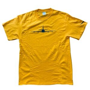 Amazon Employee Yellow Gold T-shirt Adult Medium RDU1 Airplane Wings Of Victory
